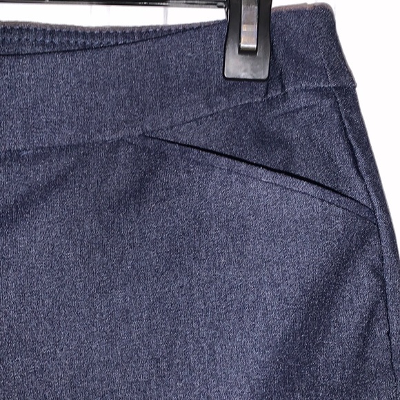 Time and Tru capris, dark shimmering blue, size medium, 8 to 10 - Picture 4 of 11